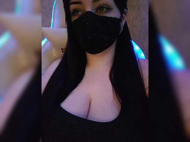 YennSI's BongaCams show and profile