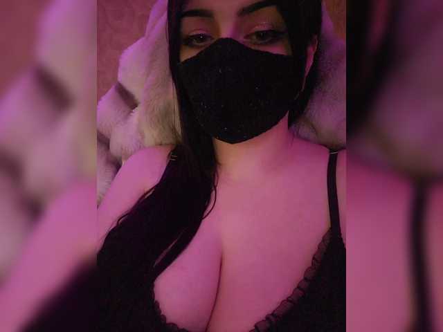 YennSI's BongaCams show and profile