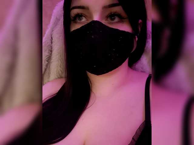 YennSI's BongaCams show and profile