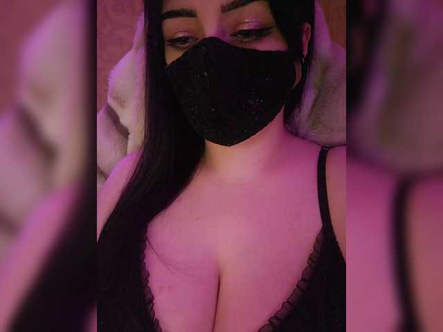 YennSI's BongaCams show and profile