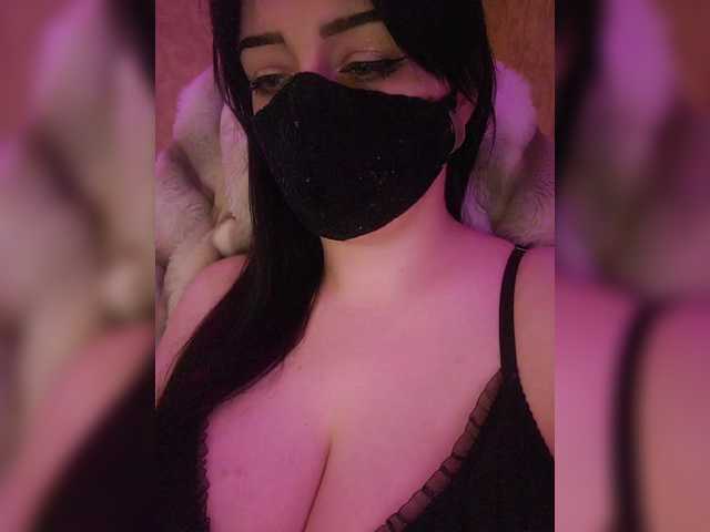 YennSI's BongaCams show and profile