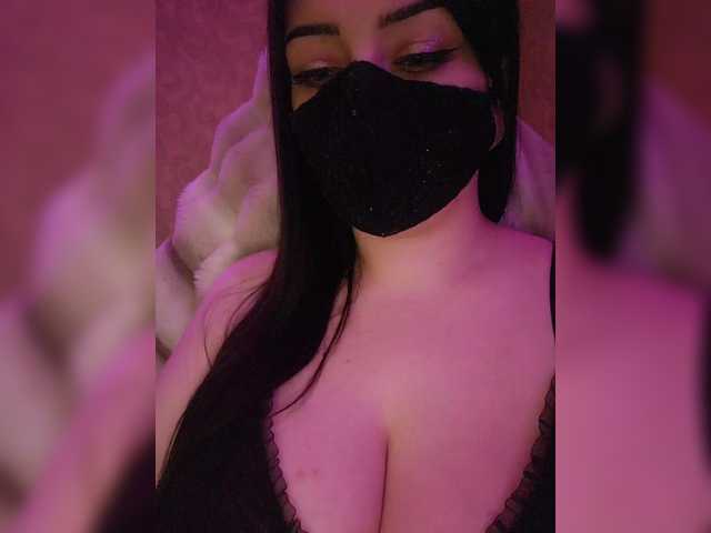 YennSI's BongaCams show and profile