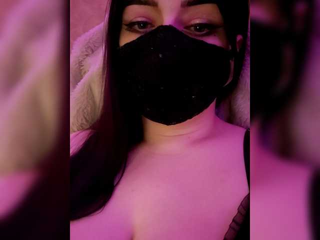 YennSI's BongaCams show and profile