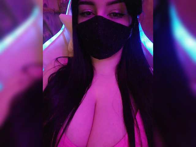 YennSI Nude Live Sex Shows