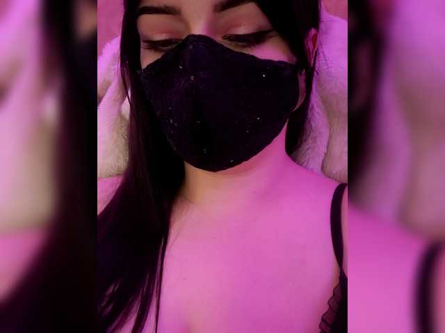 YennSI's BongaCams show and profile