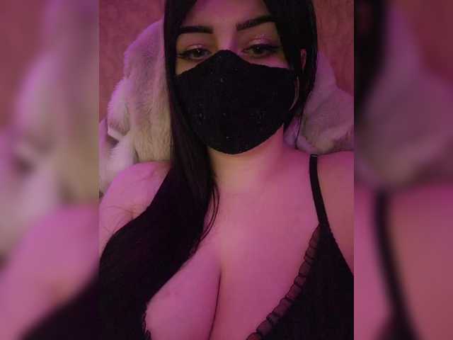 YennSI's BongaCams show and profile