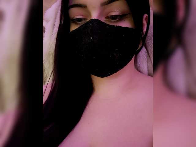 YennSI's BongaCams show and profile