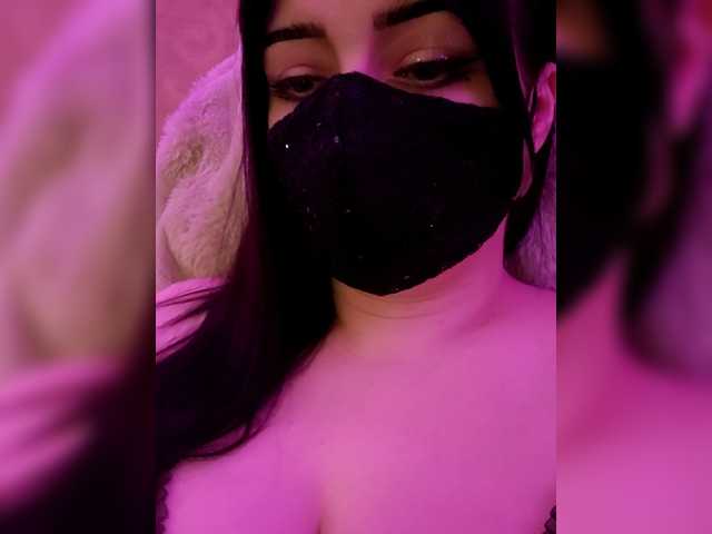 YennSI's BongaCams show and profile