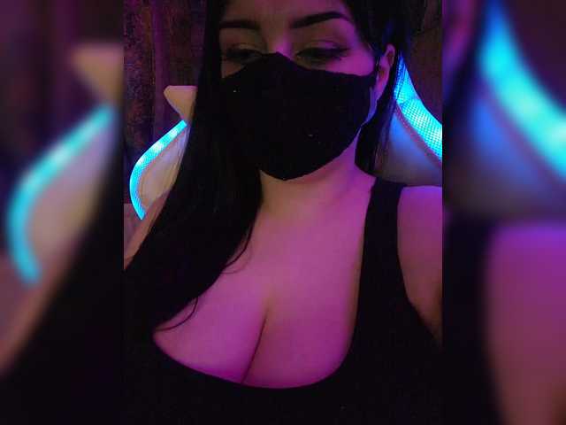 YennSI's BongaCams show and profile