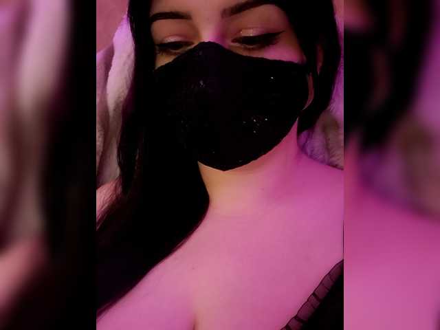 YennSI's BongaCams show and profile