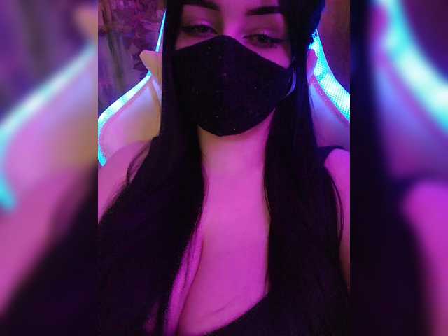 YennSI's BongaCams show and profile