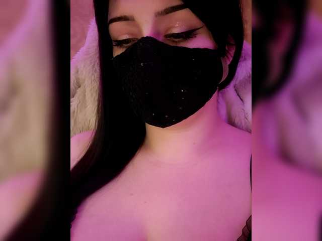 YennSI's BongaCams show and profile