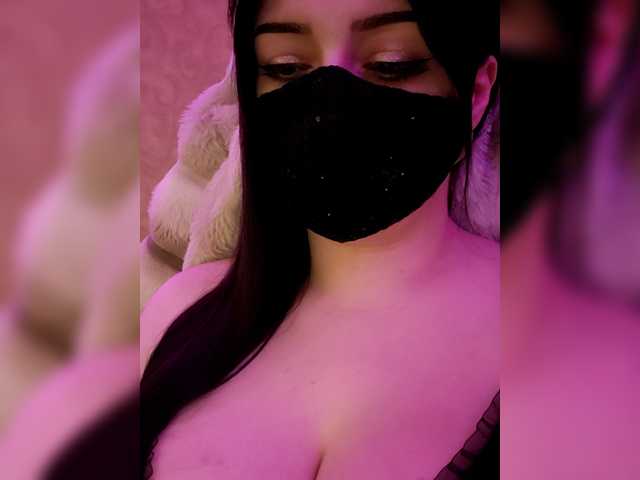 YennSI's BongaCams show and profile