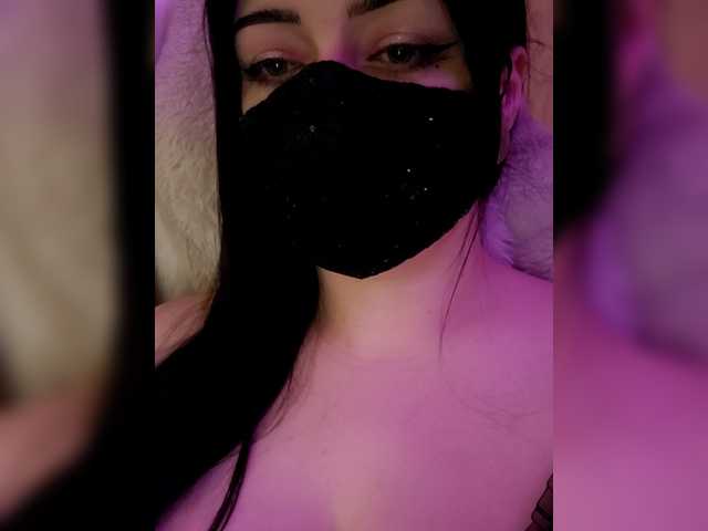 YennSI's BongaCams show and profile