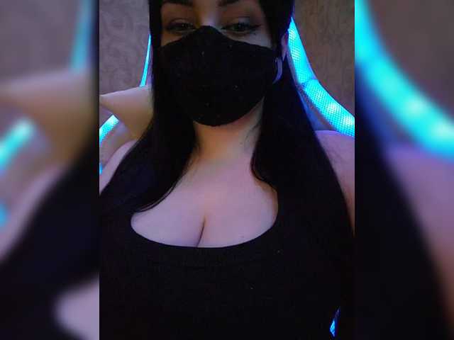 YennSI's BongaCams show and profile