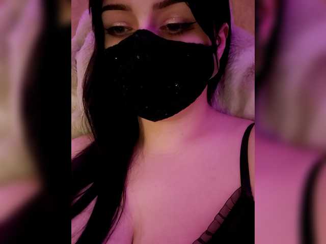 YennSI's BongaCams show and profile