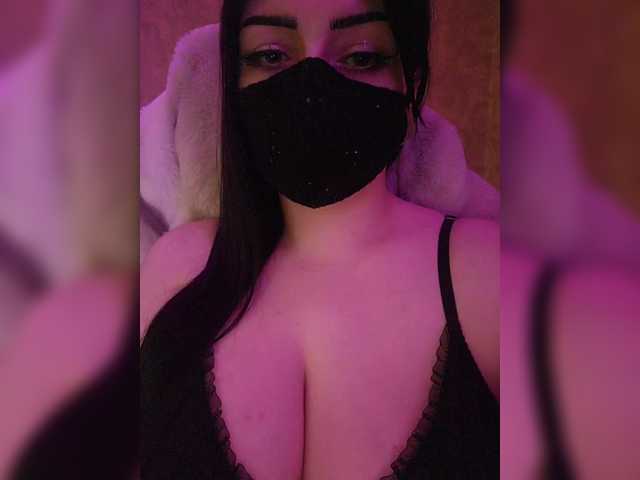 YennSI's BongaCams show and profile