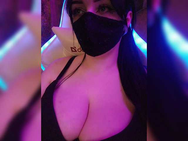 YennSI's BongaCams show and profile