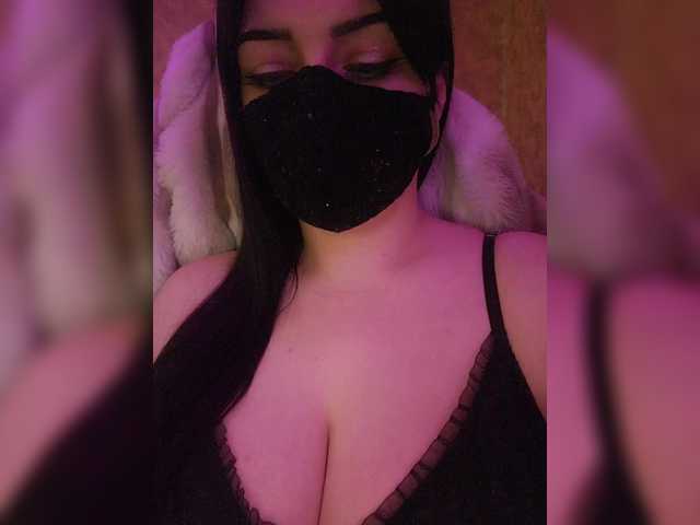 YennSI's BongaCams show and profile