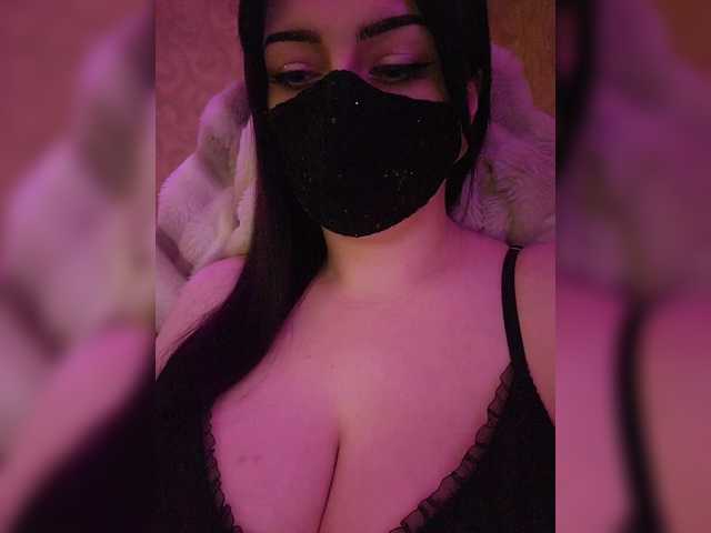 YennSI's BongaCams show and profile