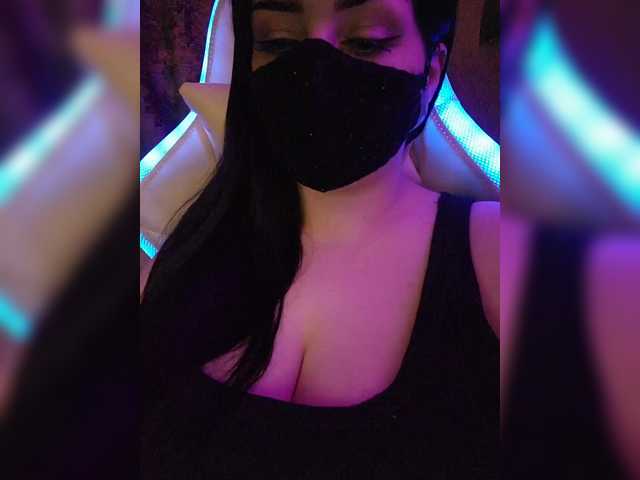 YennSI's BongaCams show and profile