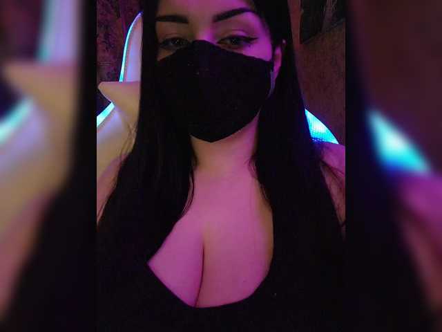 YennSI's BongaCams show and profile