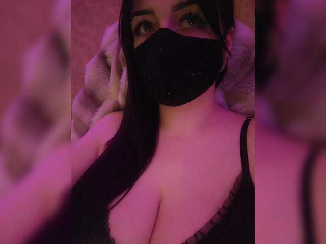 YennSI's BongaCams show and profile