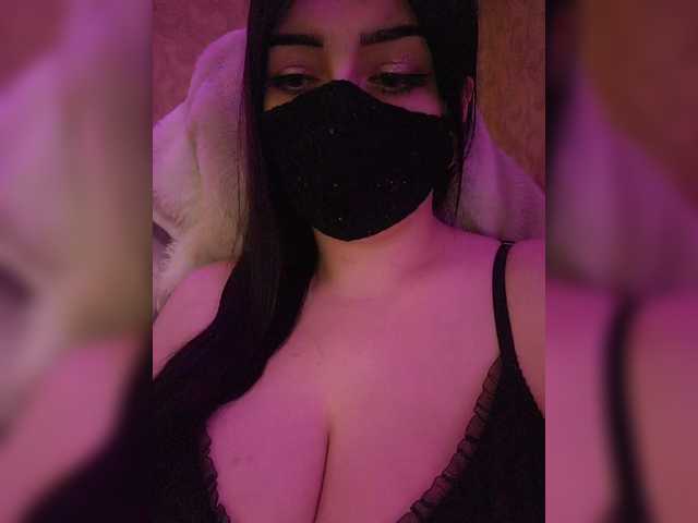 YennSI's BongaCams show and profile