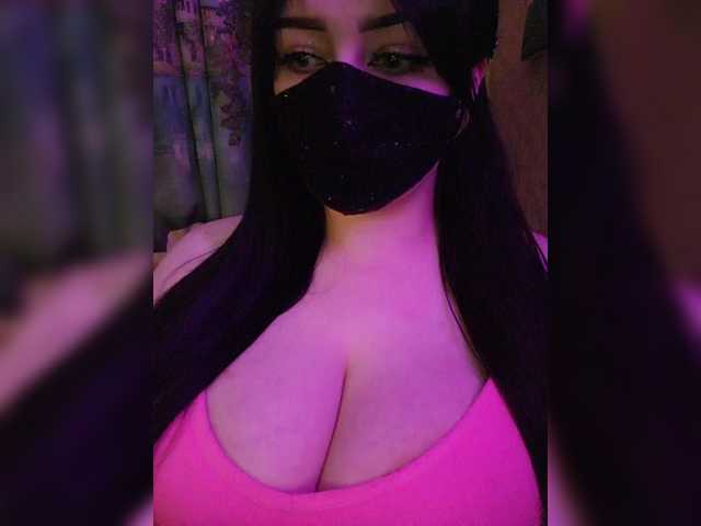 YennSI's BongaCams show and profile