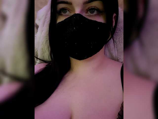 YennSI's BongaCams show and profile