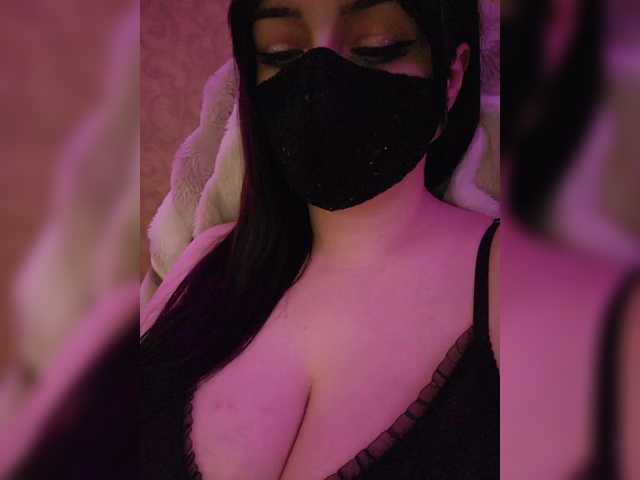 YennSI's BongaCams show and profile