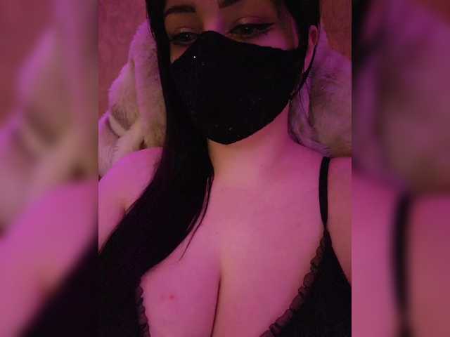 YennSI's BongaCams show and profile