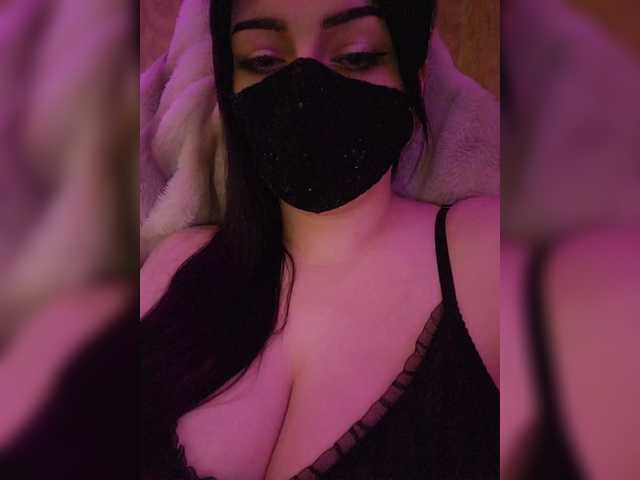 YennSI's BongaCams show and profile