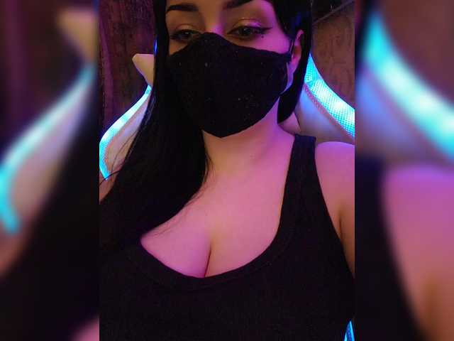 YennSI's BongaCams show and profile