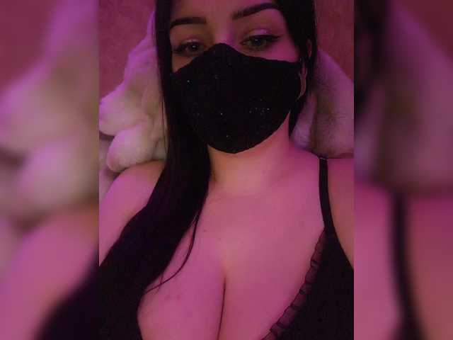 YennSI's BongaCams show and profile