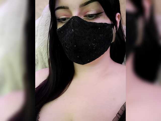 YennSI's BongaCams show and profile