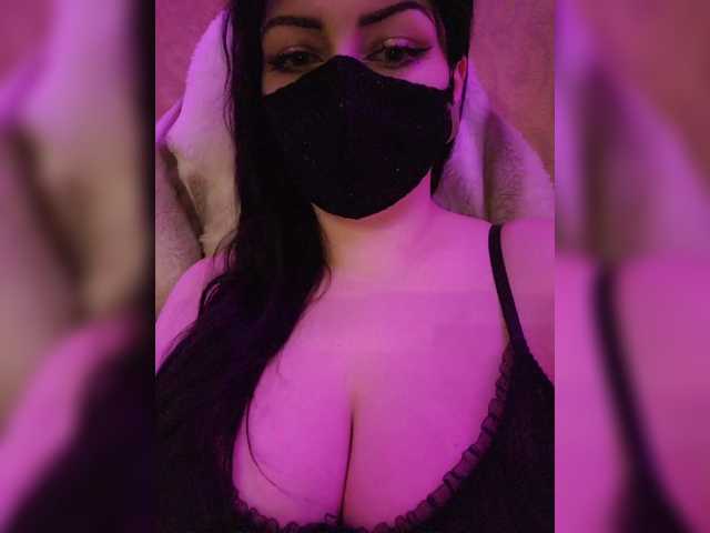 YennSI's BongaCams show and profile