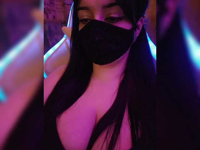 YennSI's BongaCams show and profile