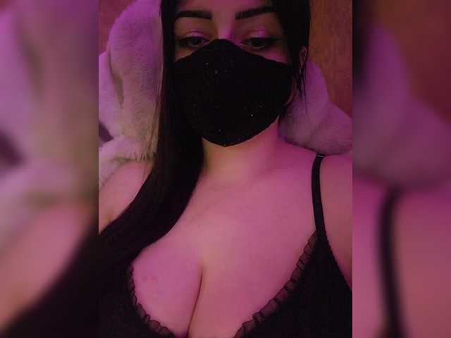 YennSI's BongaCams show and profile