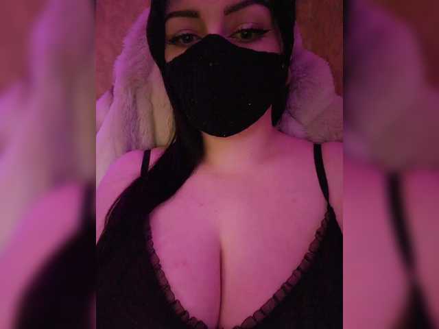 YennSI's BongaCams show and profile