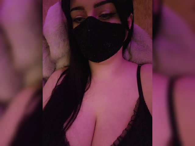 YennSI's BongaCams show and profile