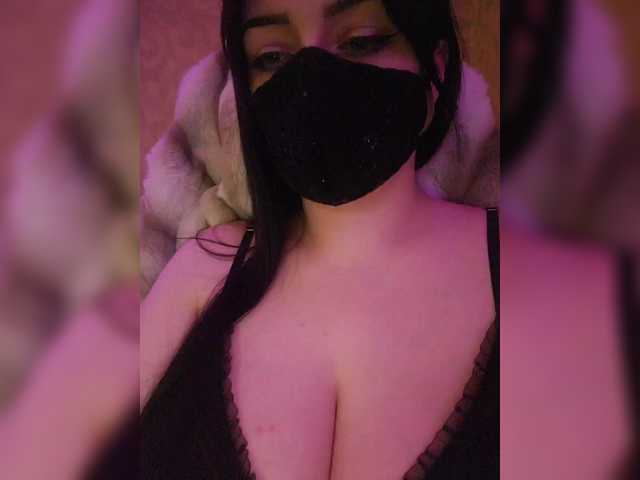 YennSI's BongaCams show and profile