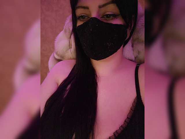 YennSI's BongaCams show and profile