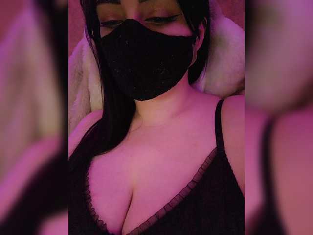 YennSI's BongaCams show and profile