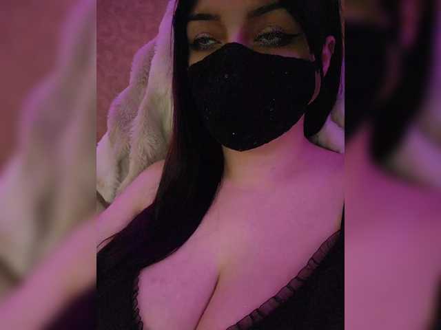 YennSI's BongaCams show and profile