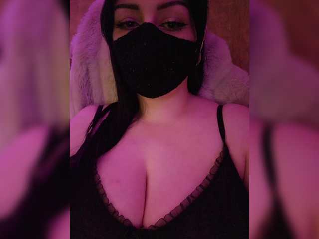 YennSI's BongaCams show and profile