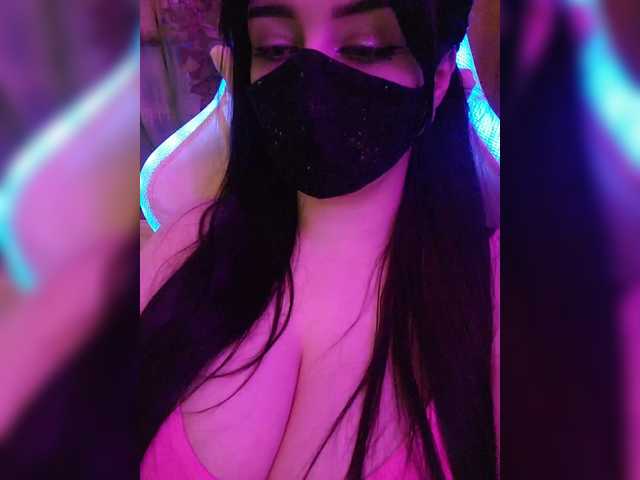 YennSI's BongaCams show and profile