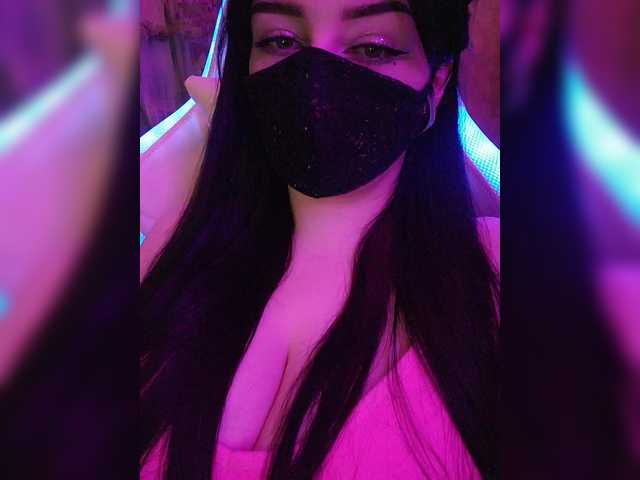 YennSI's BongaCams show and profile