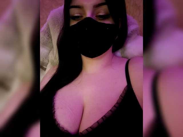 YennSI's BongaCams show and profile