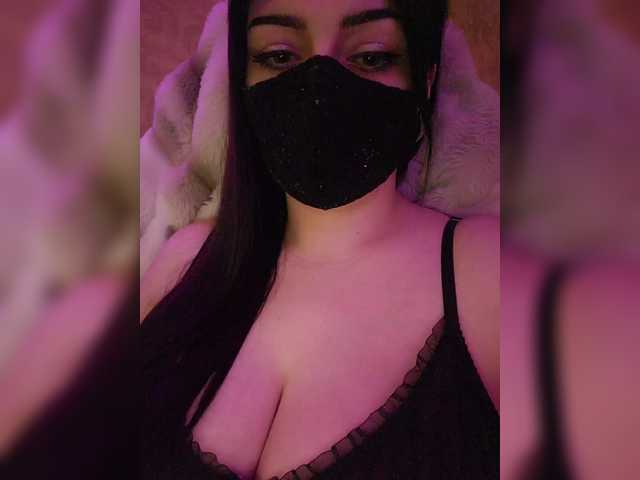 YennSI's BongaCams show and profile